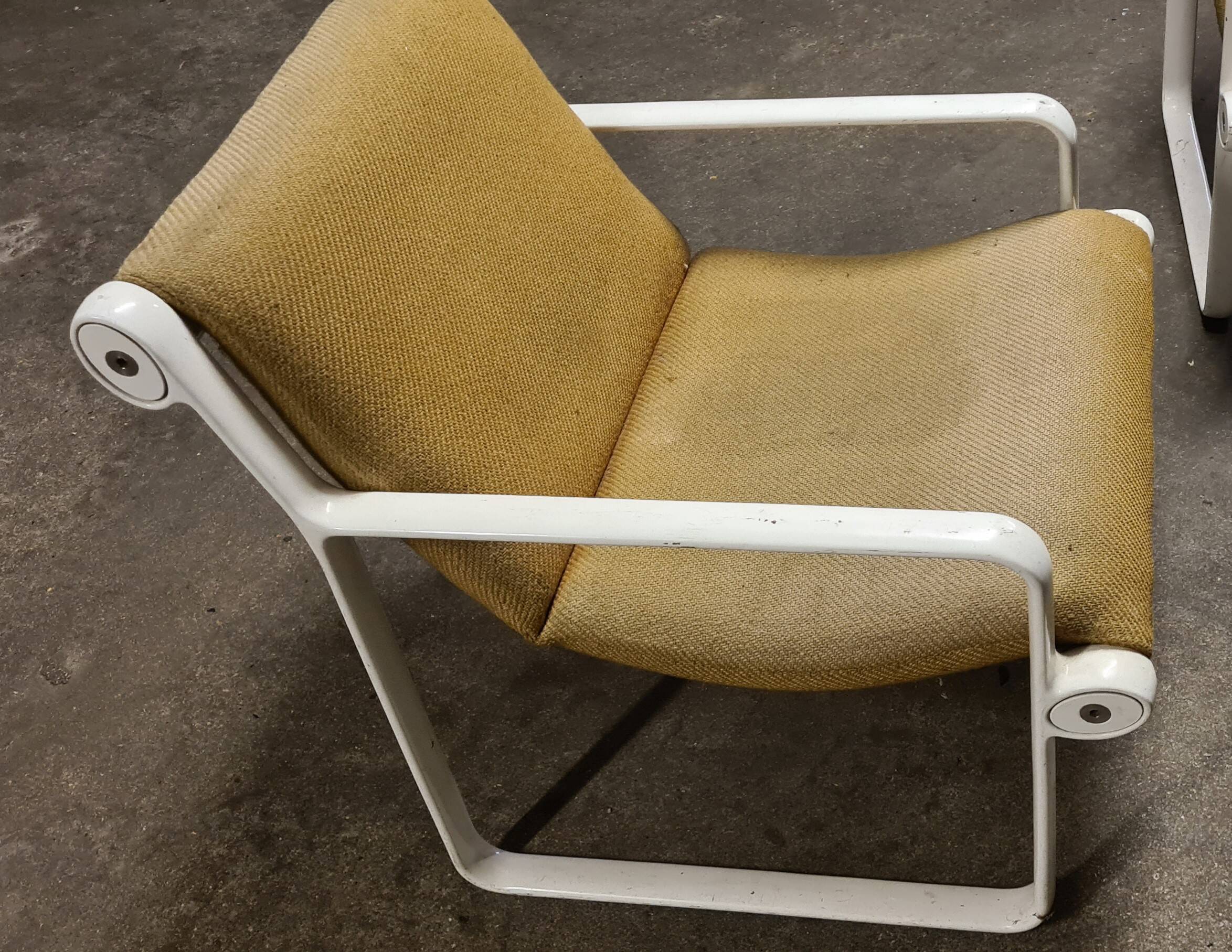 Chairs Hannah and Morrison