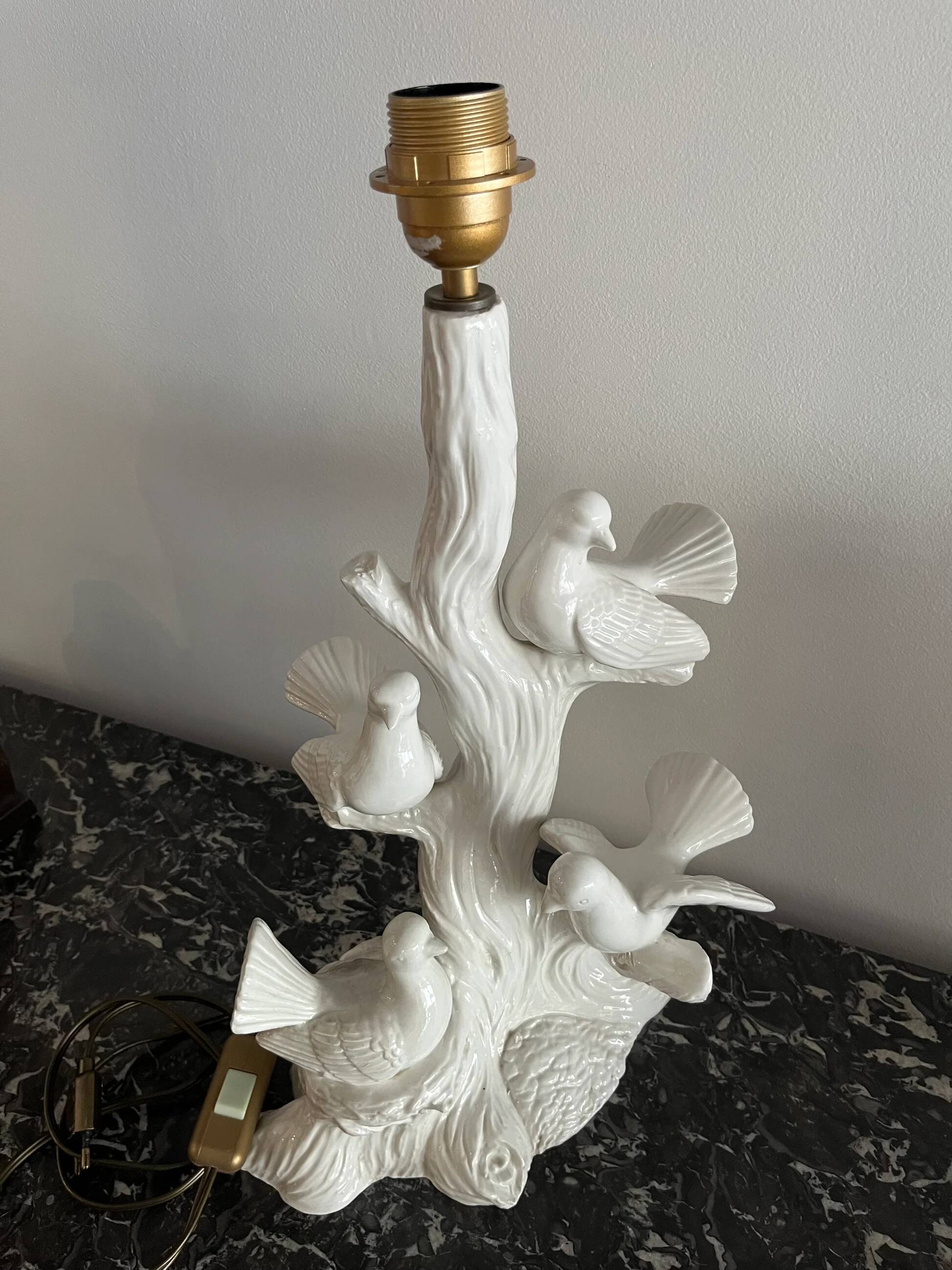 Lamp with 4 vintage doves