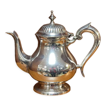 English silver metal pourer