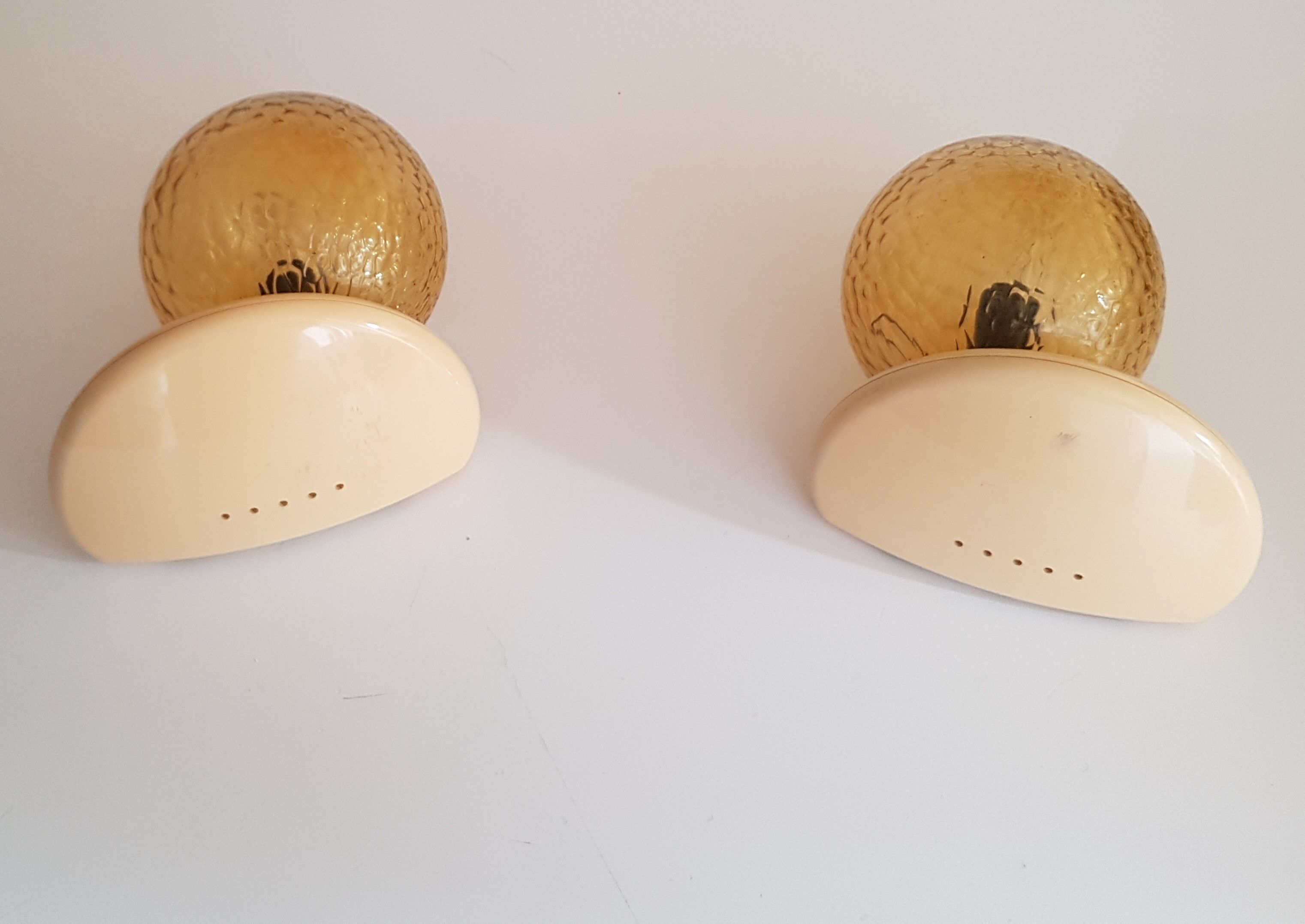 Paire d'appliques vintage années 1968 - 1970