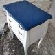 Commode trois tiroirs Louis XV patinée blanche et bleue