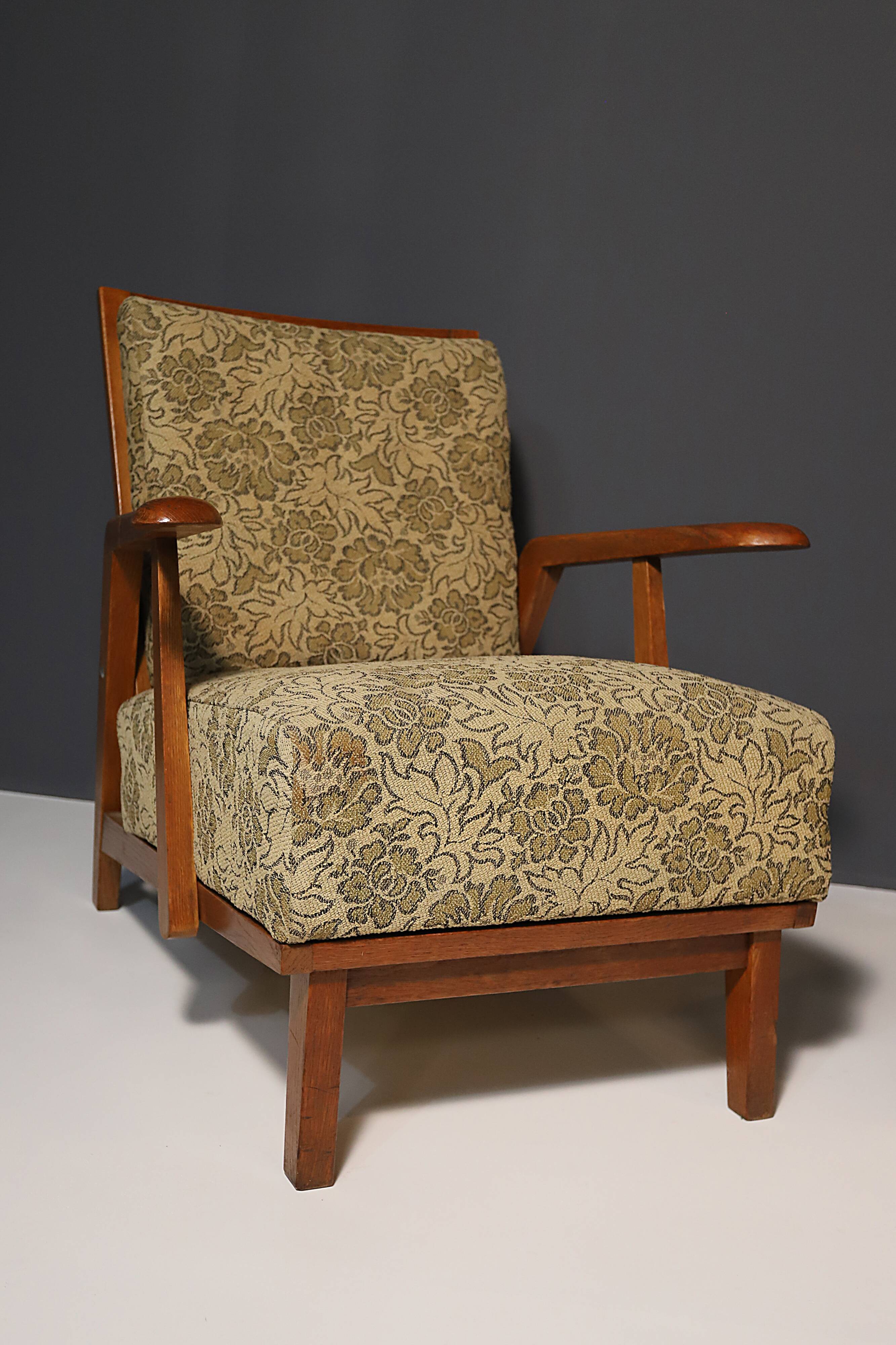 Paire de fauteuils du milieu du siècle, Tchécoslovaquie, vers les années 1940
