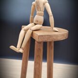 Tripod stool half moon light