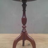 Small tripodeo table