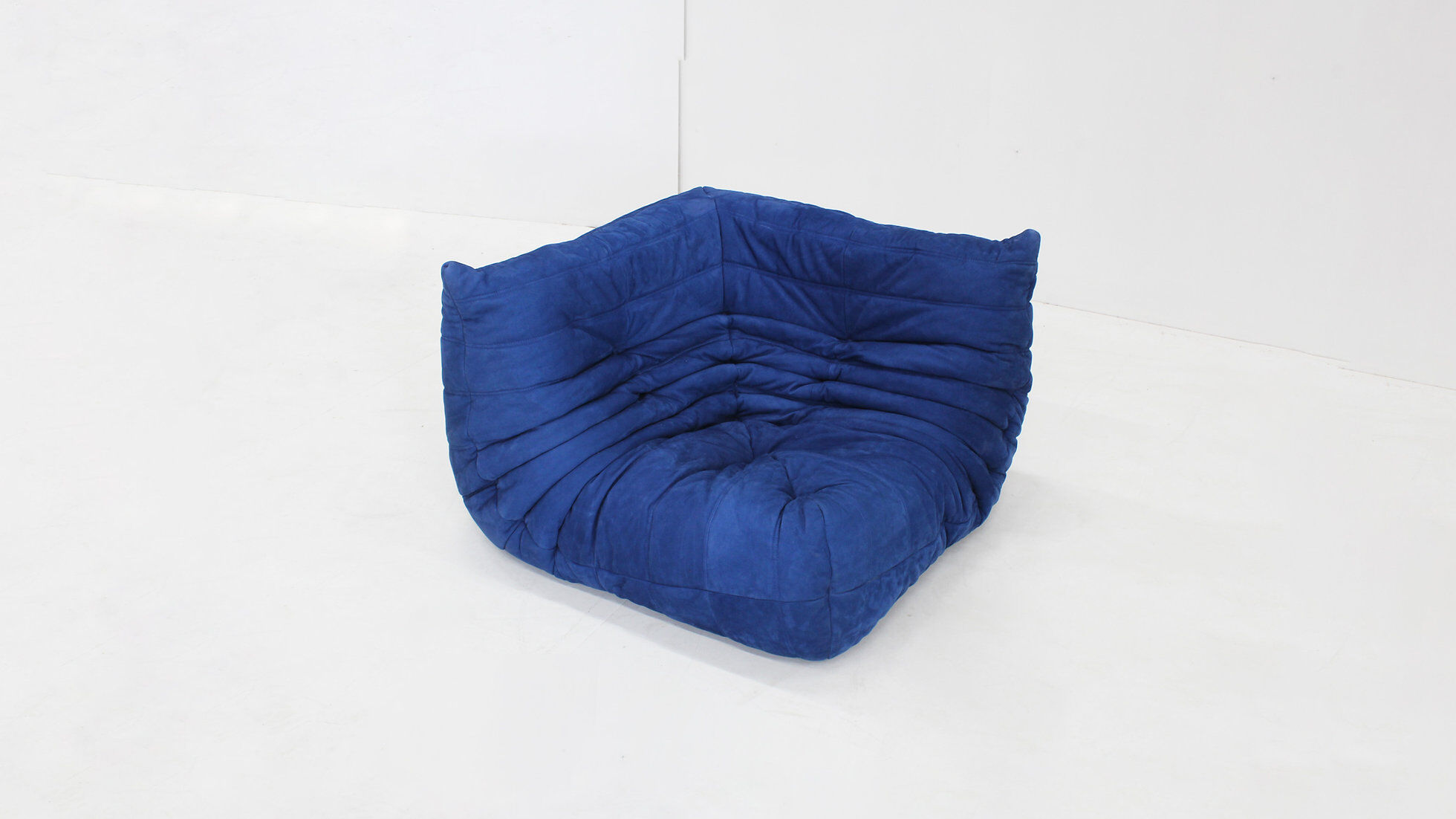 Togo Ligne Roset blue leather corner armchair by Michel Ducaroy for Ligne Roset