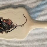 Pelle à tarte en faïence décor Obernai signé Henri Loux