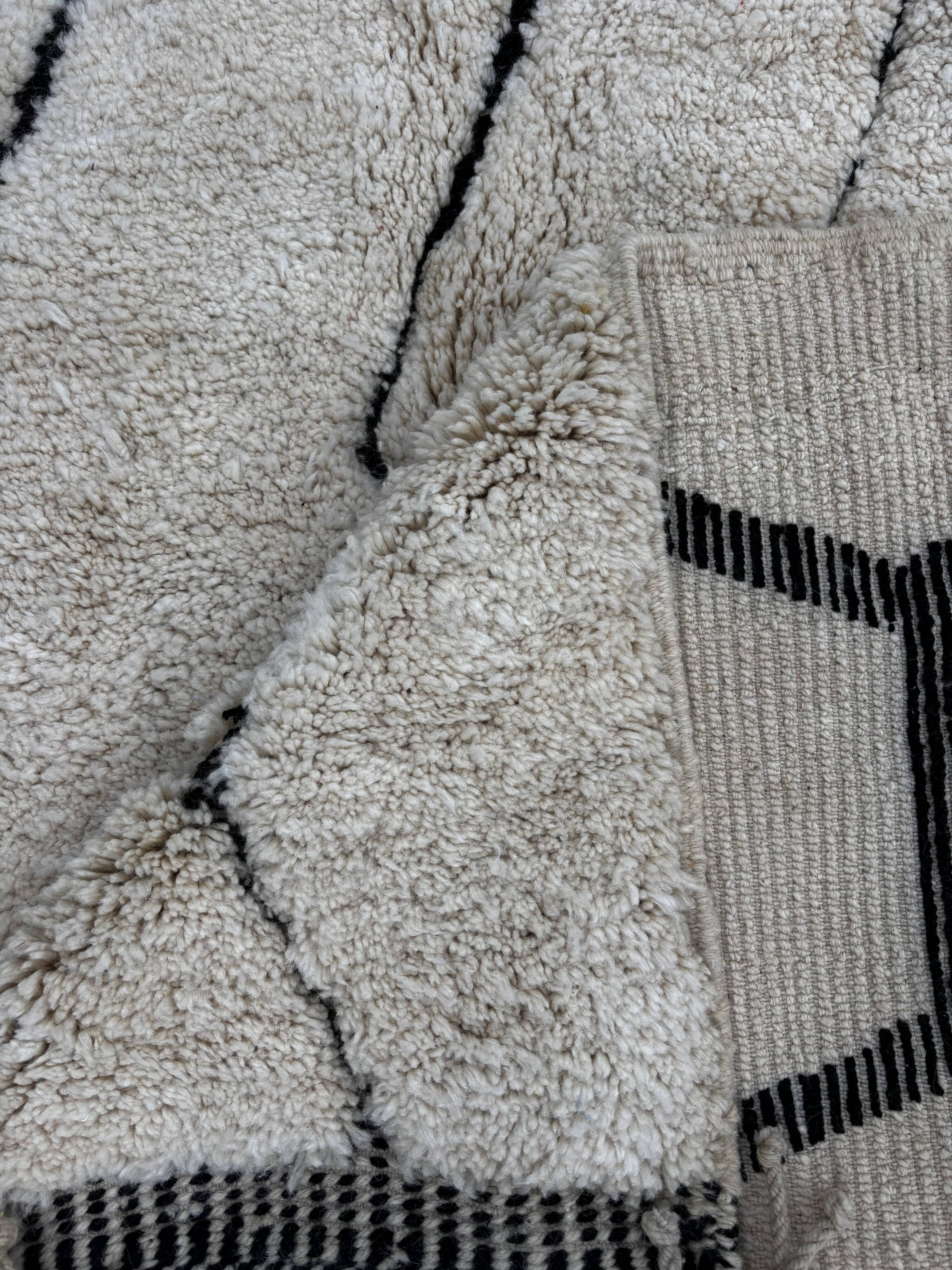 Beni Ouarain Berber Wool Rug – 200x300 cm – Handmade Moroccan Rug
