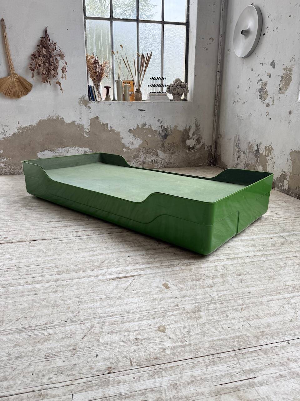 Ozoo single bed by Marc Berthier for Roche Bobois, 1967