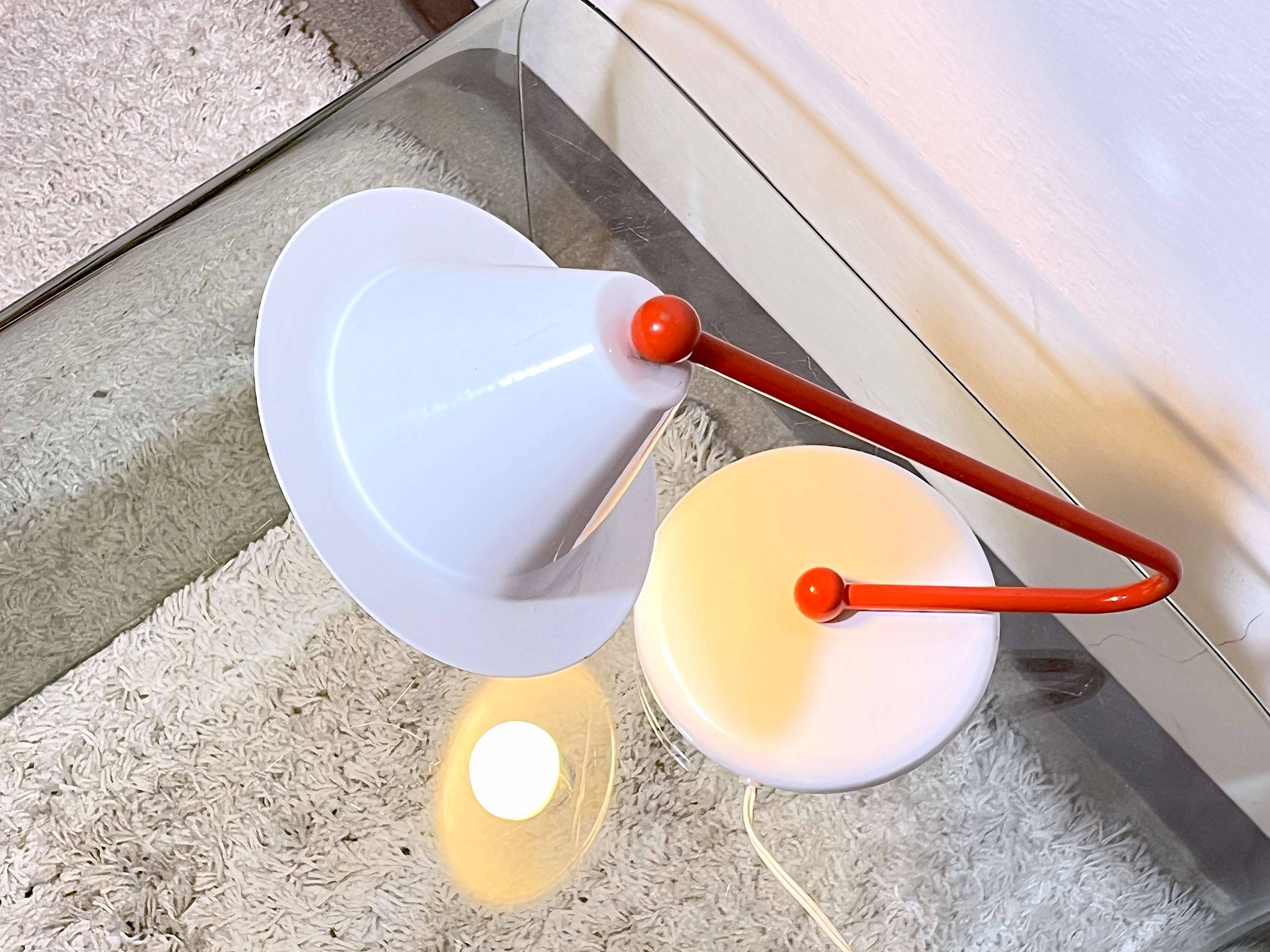 Memphis Milano lamp, red and white, 1980s Italy