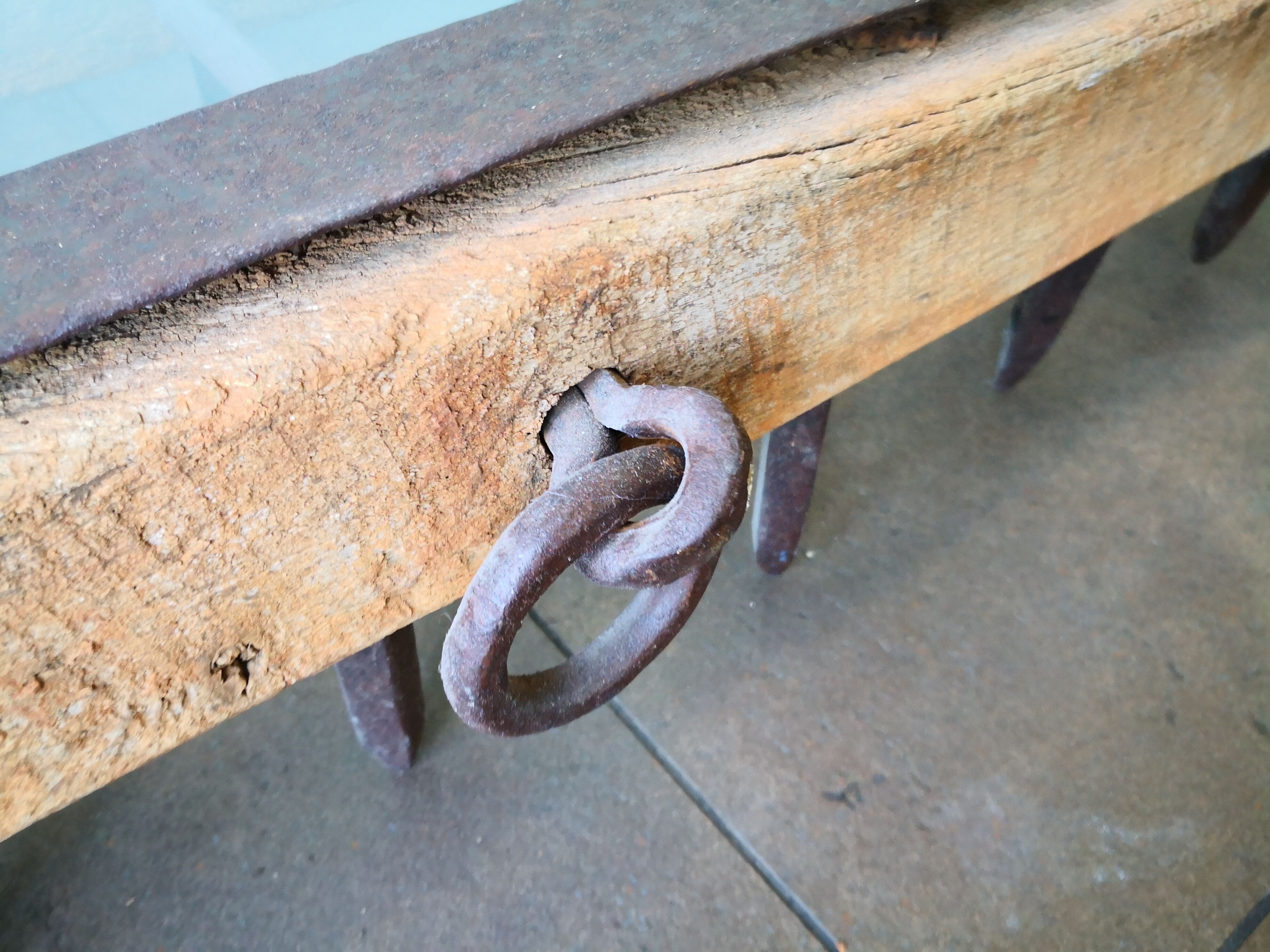 Table basse, herse agricole