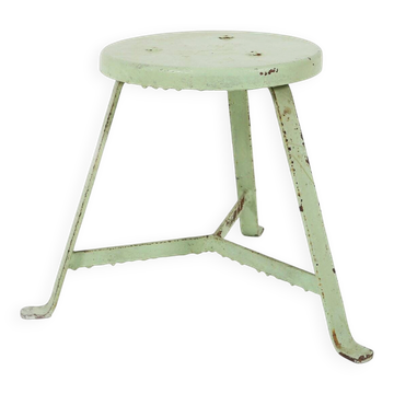Tabouret industriel peint en vert avec base en acier et plateau en bois, années 1930