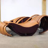 Vintage sculptural cognac leather lounge canapé, France 1980.