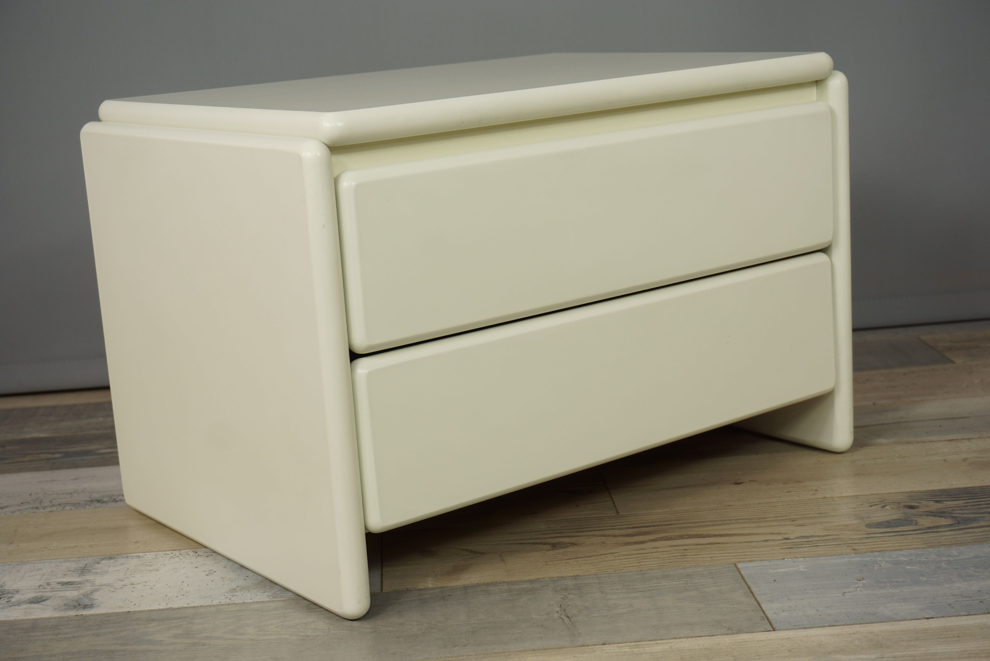 Pair of nightstands 80s