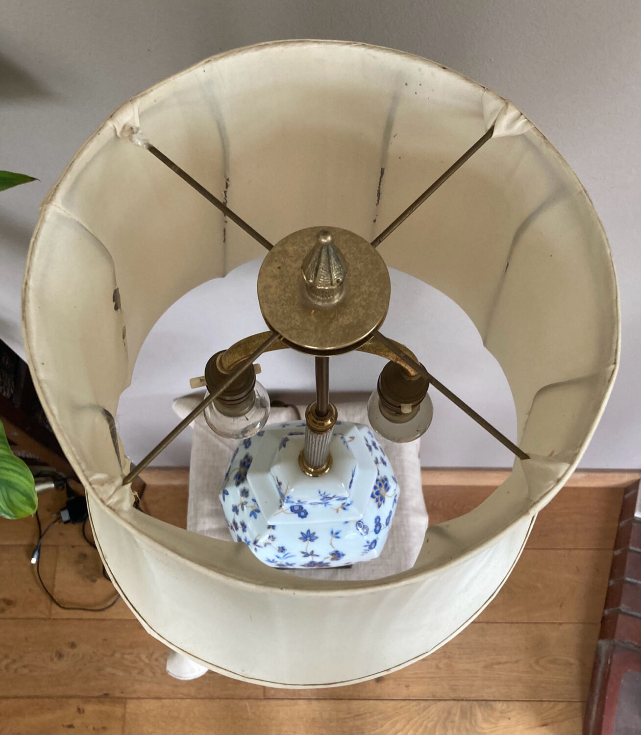 Porcelain living lamp nineteenth handmade decorations, double lighting