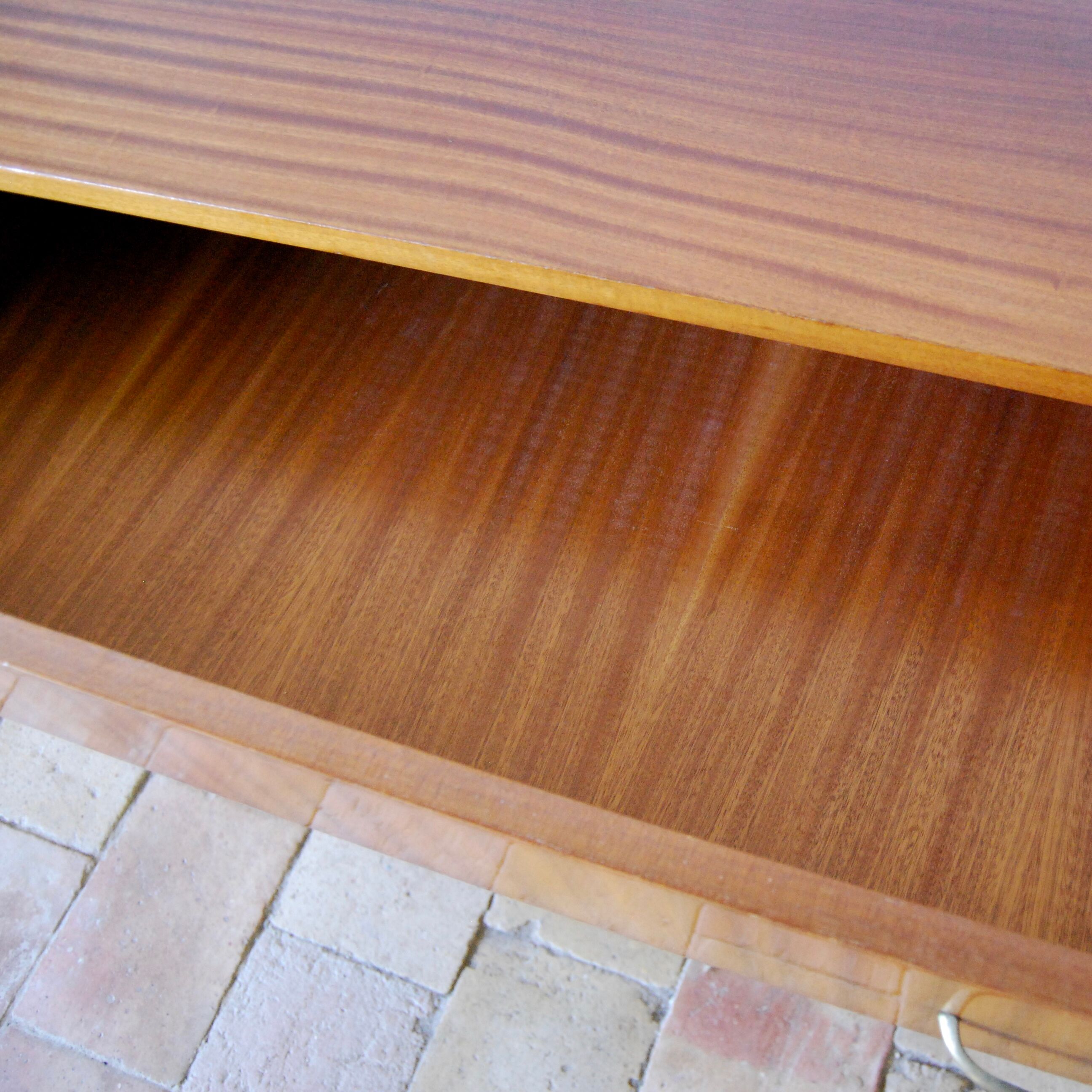 Dresser in blond varnished wood