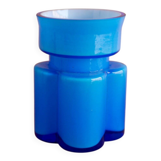 Mid-century modern Scandinavian art glass small vase by Po Ström for Alsterfors, Sweden