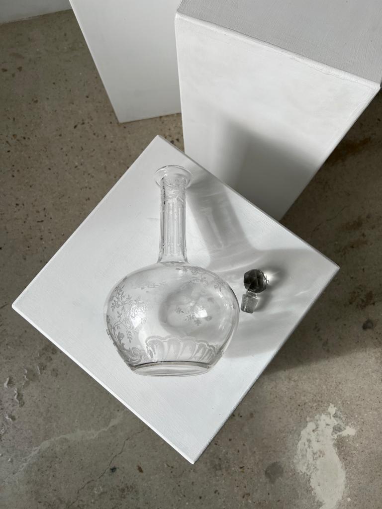 Engraved vintage wine decanter (cork reported)