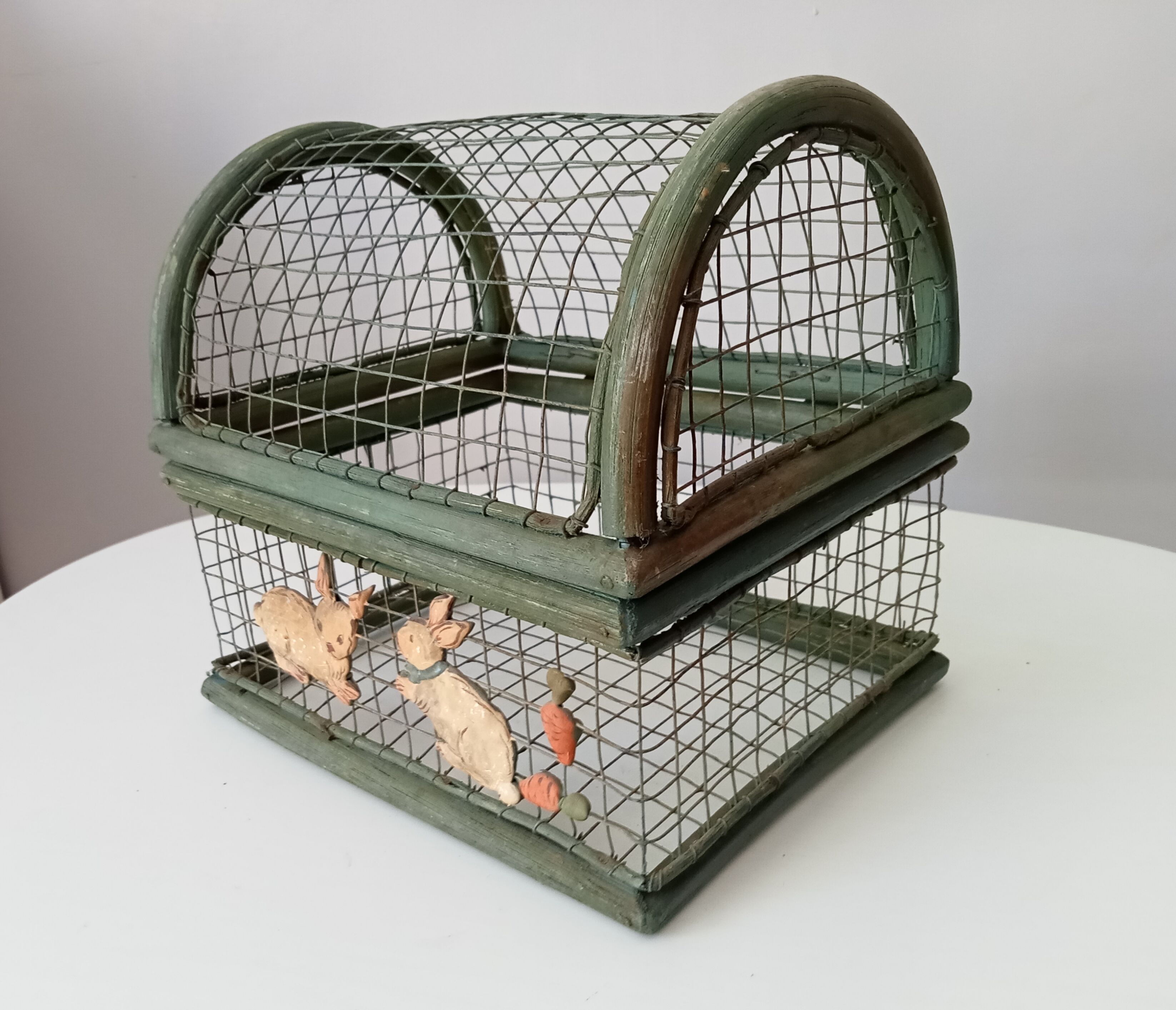 Vintage rattan mesh basket