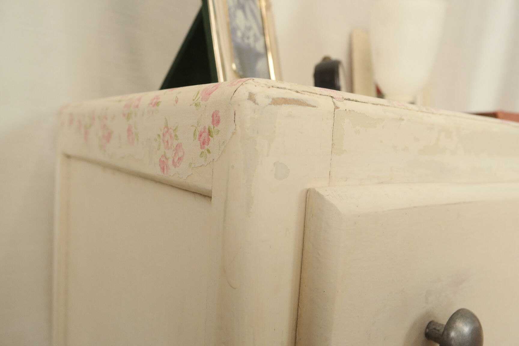 Commode art déco blanche patinée
