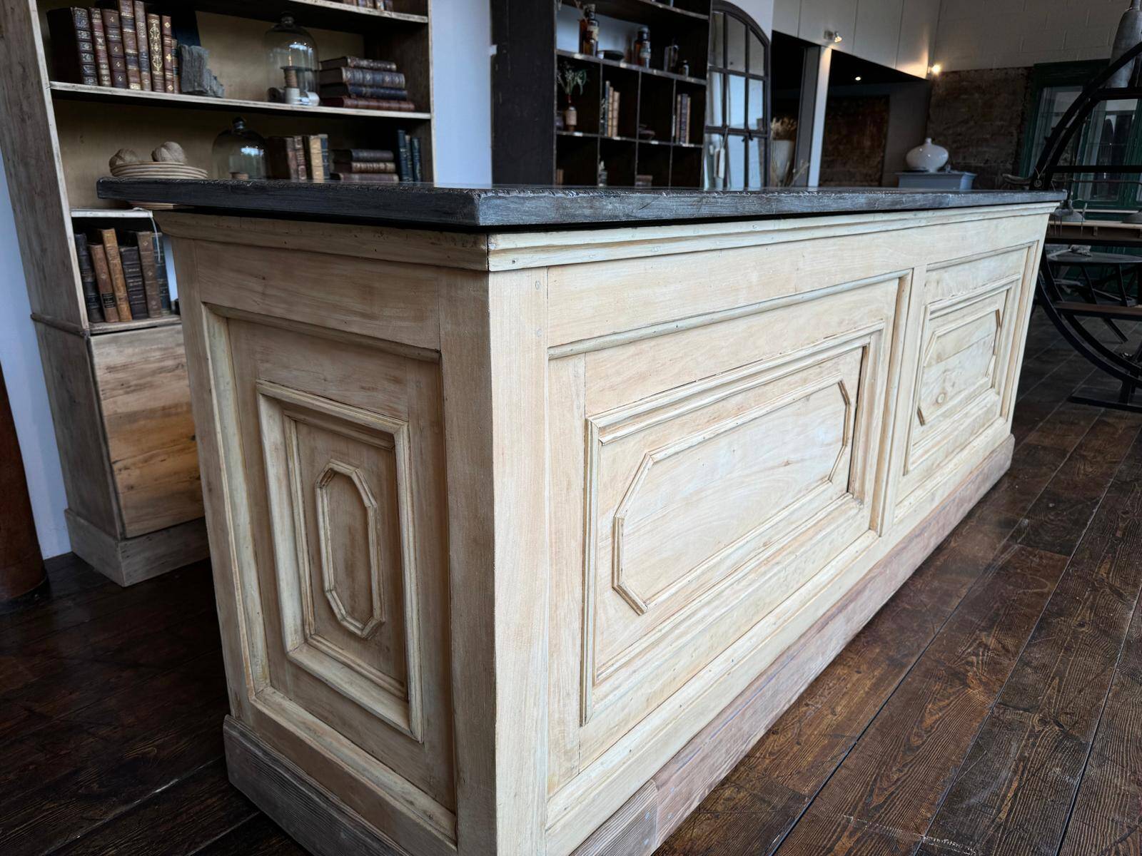 Grand comptoir de Pharmacie