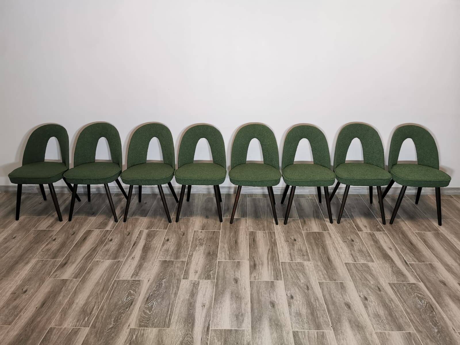 Chaises de salle à manger par Antonin Suman, 1960s, Set de 8