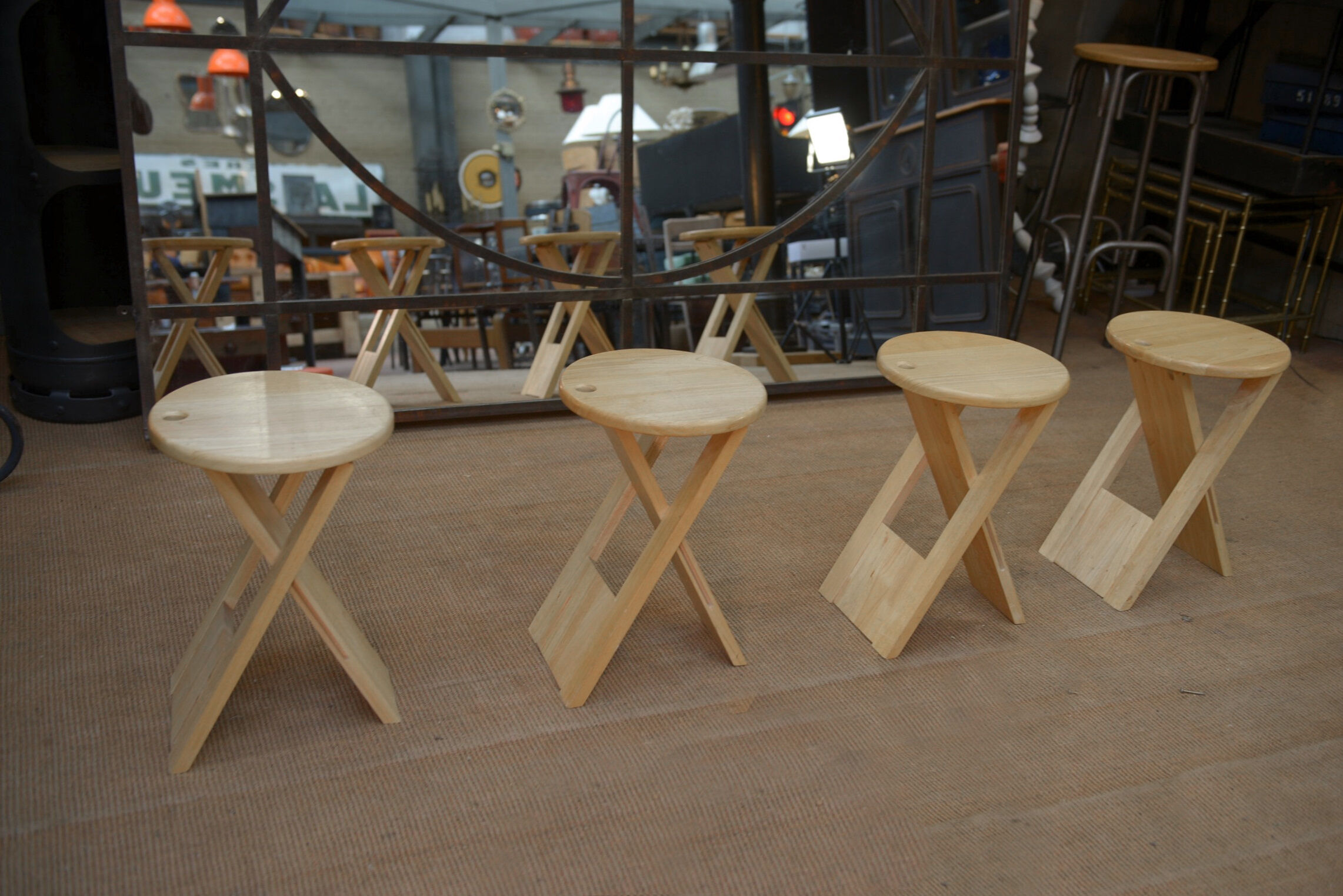4 tabourets design pliants Adrian Reed, modèle Suzy