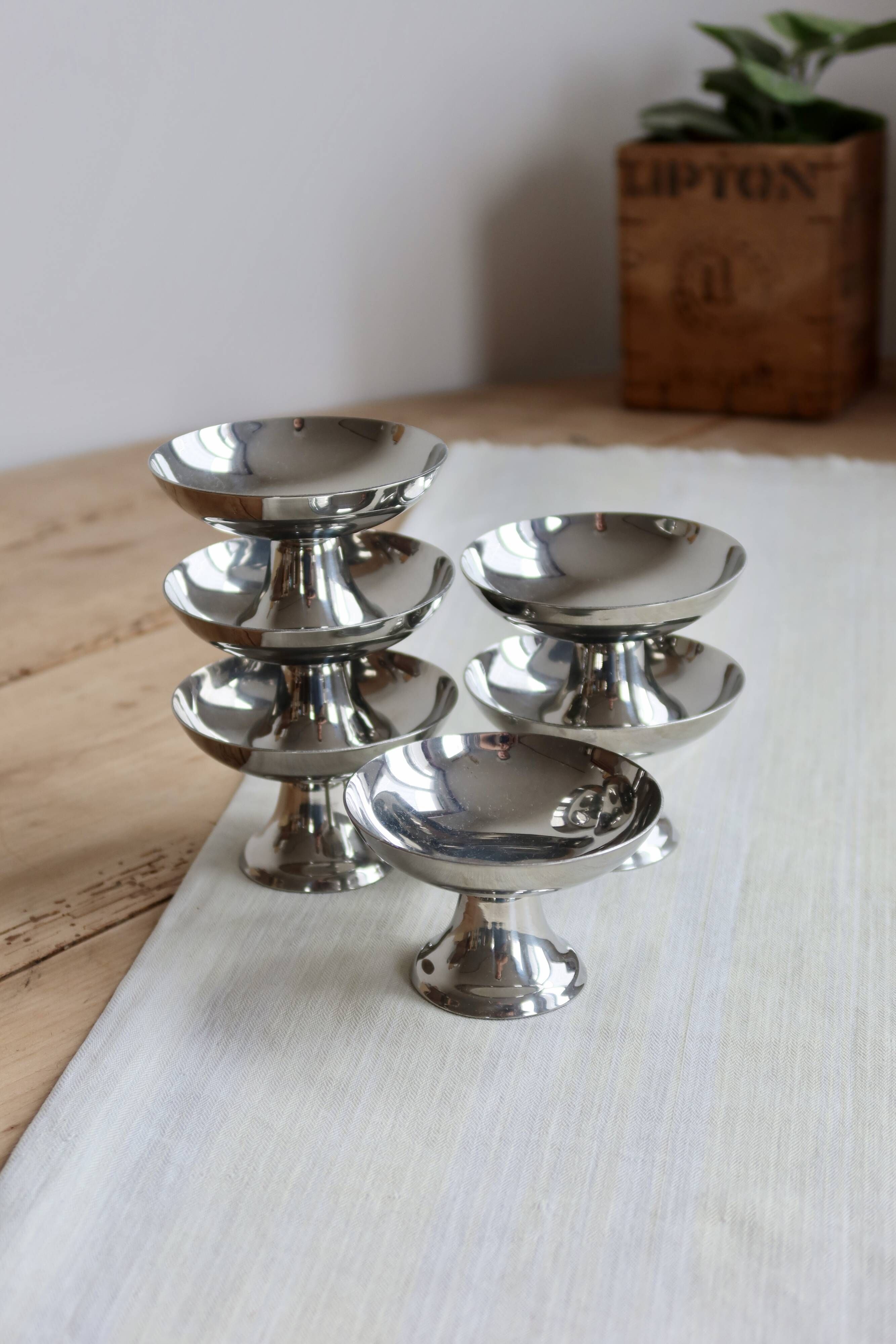 6 vintage ice cream bowls by Guy Degrenne