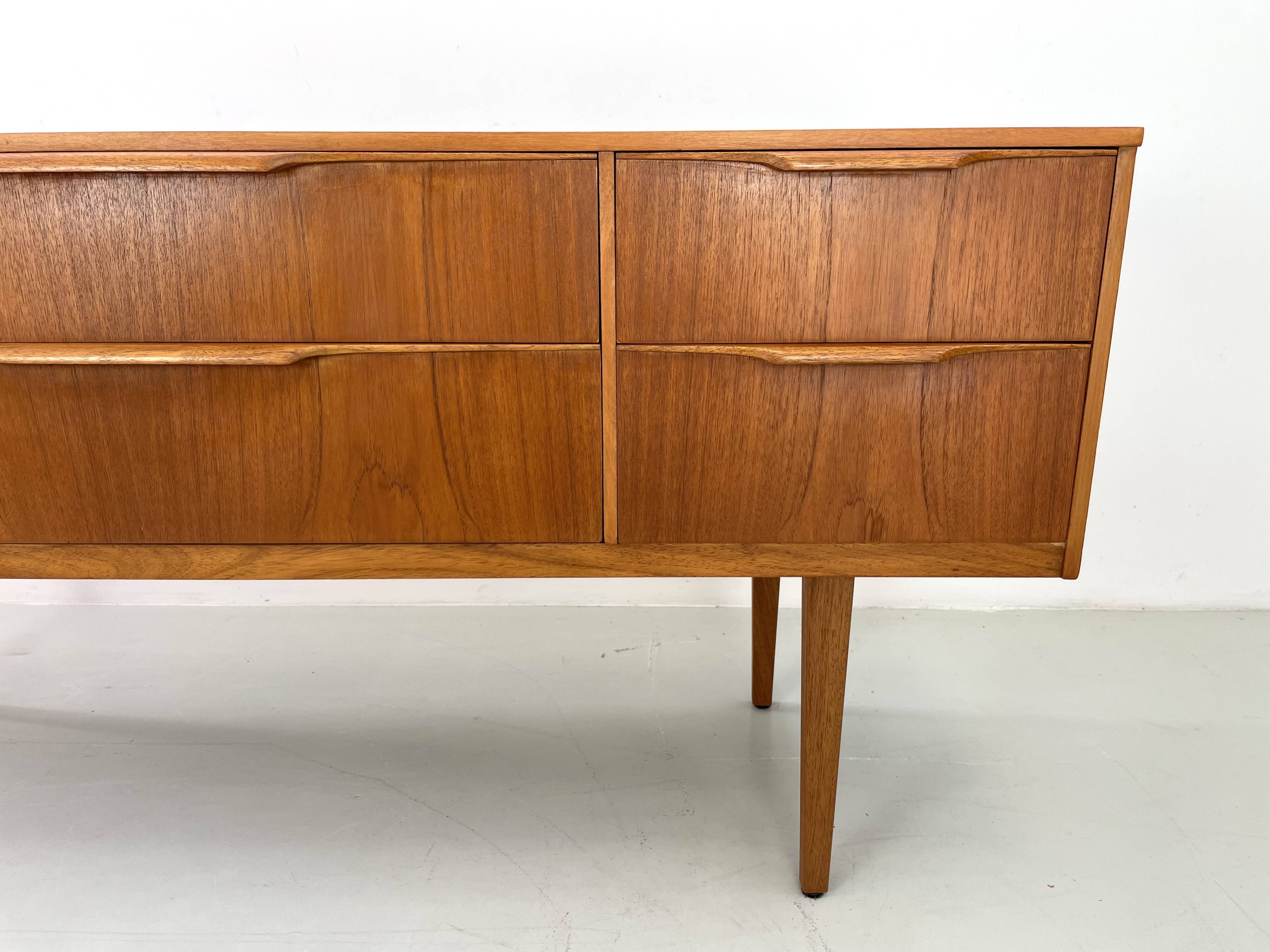 Vintage Austinsuite sideboard 1960's