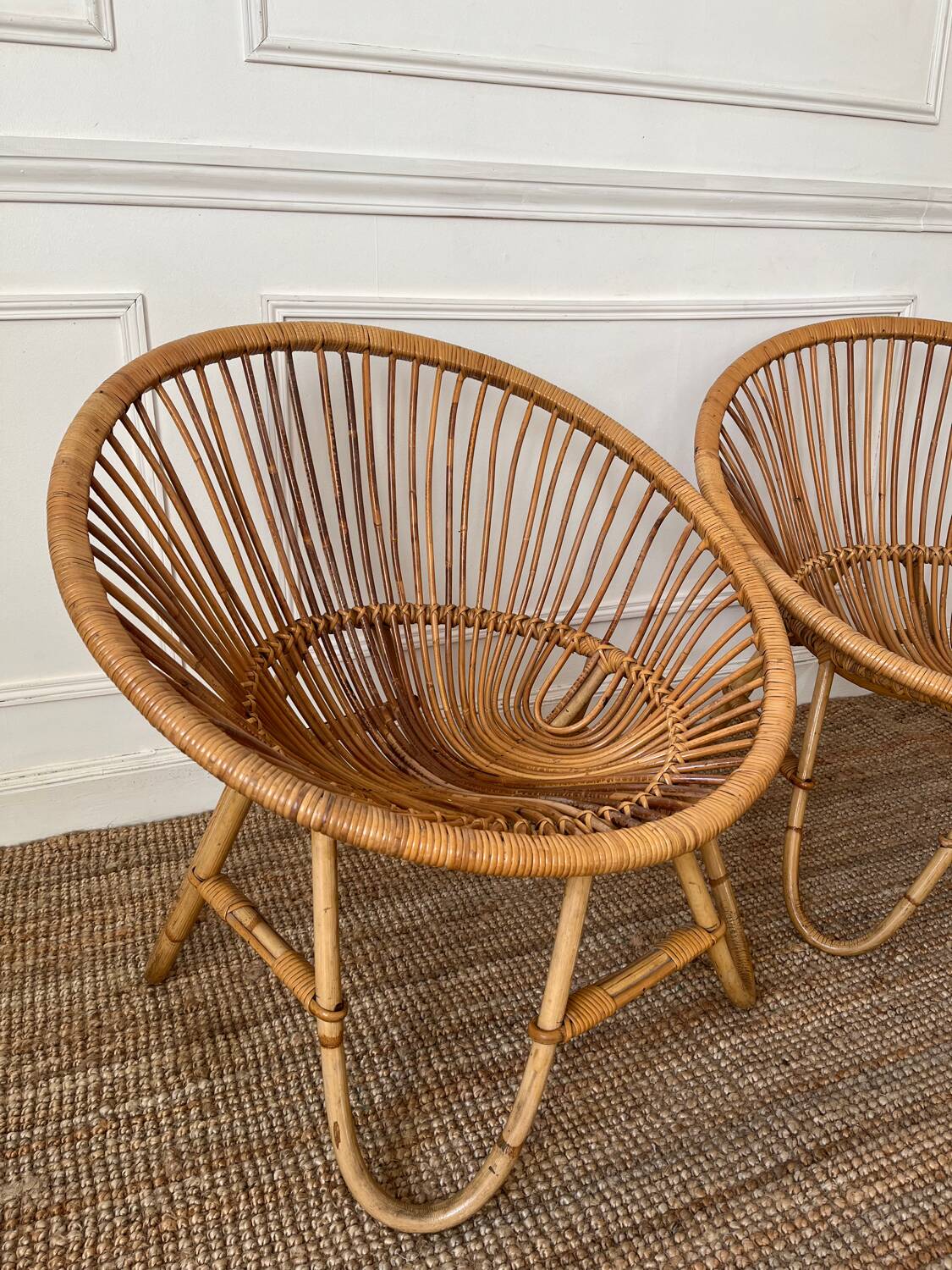 Paire de fauteuils corbeille en rotin , années 50-60