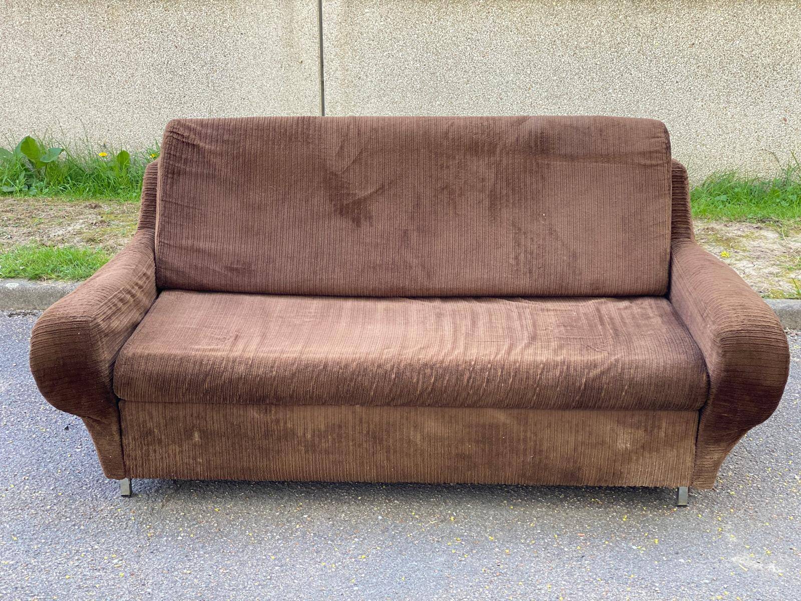 Meral France brown velvet convertible sofa bed
