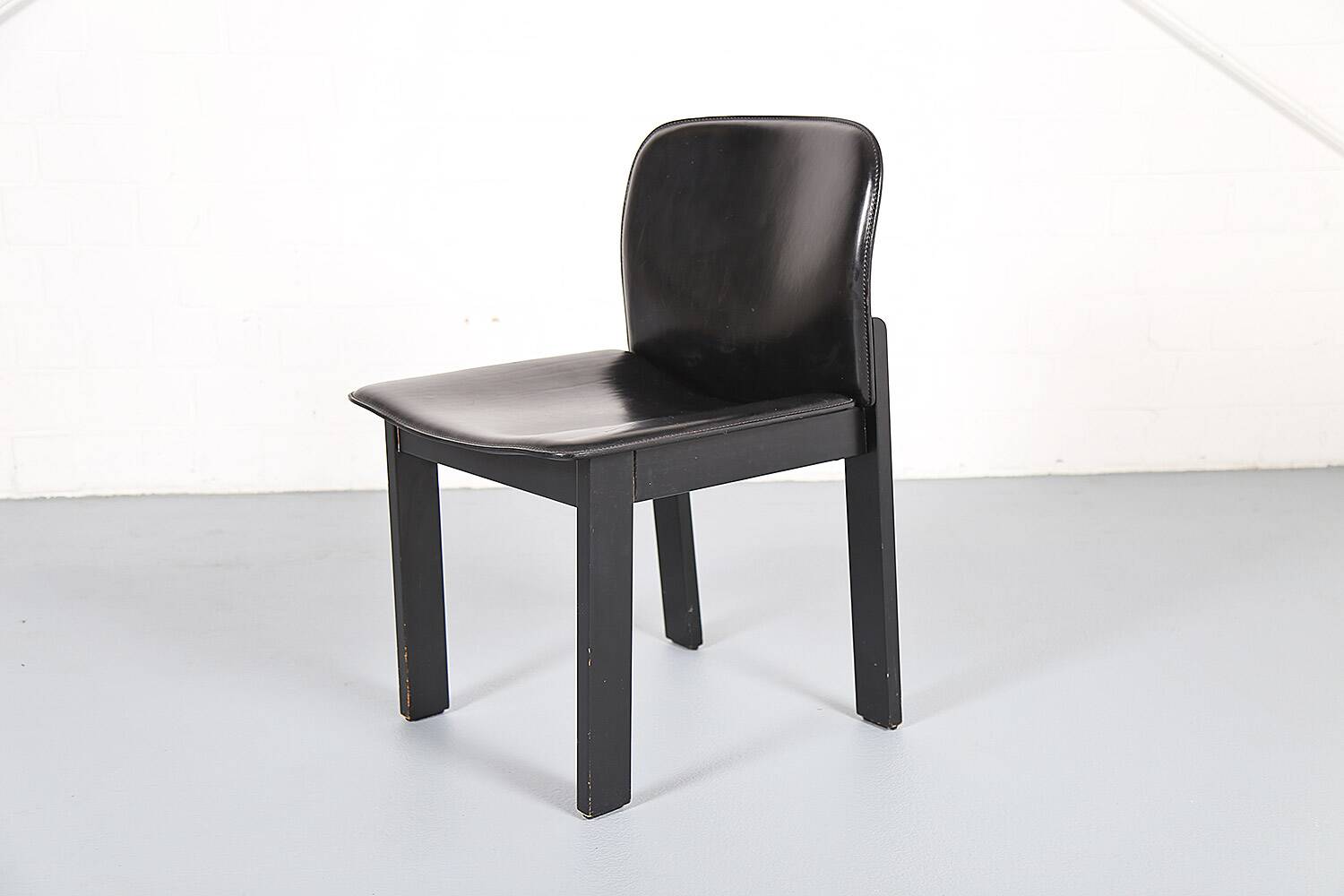 Lot de 6 chaises de salle à manger en bois et cuir noir