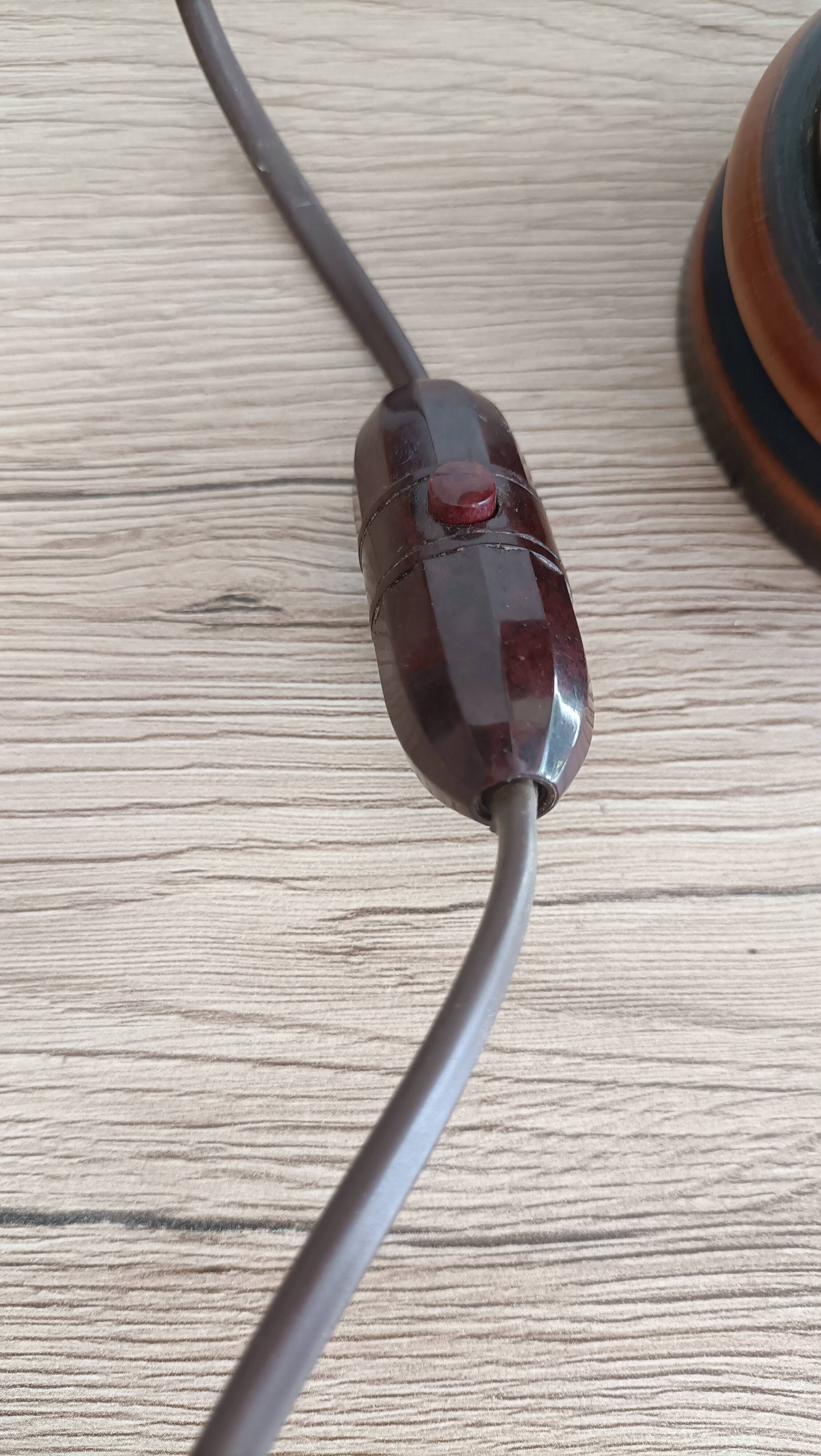 Vintage Italian table lamp in turned wood and leather lampshade