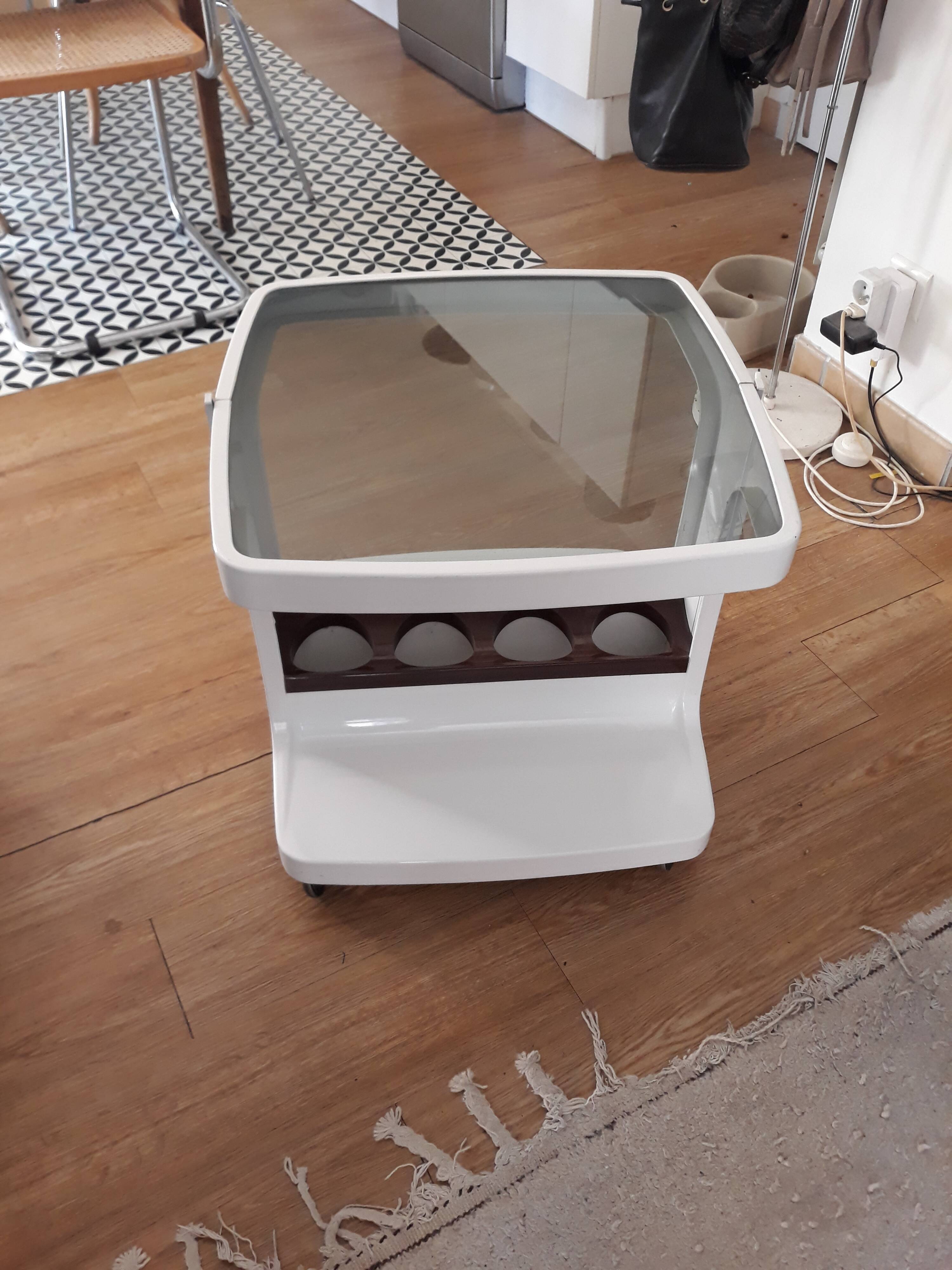 Serving table for Flair