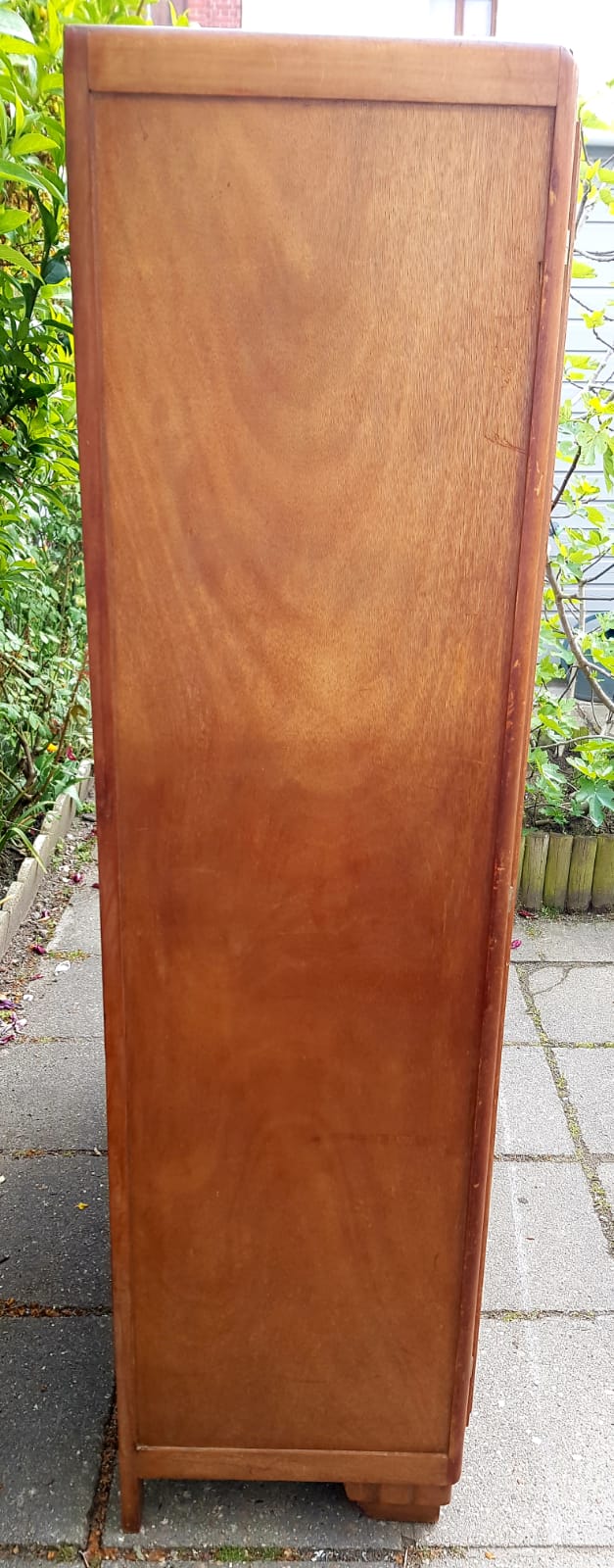 Asymmetrical cabinet 1940