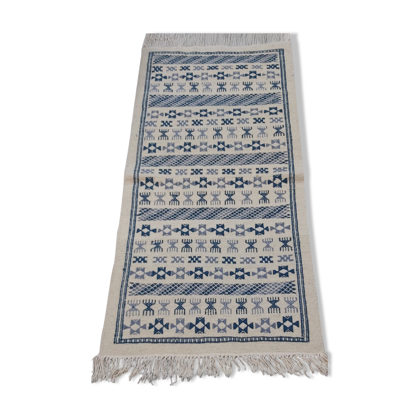 Tapis blanc et bleu ethnique fait main
