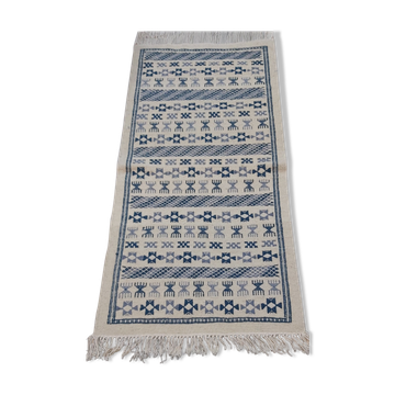 Tapis blanc et bleu ethnique fait main
