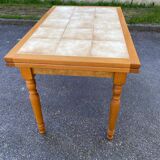 Extendable wooden kitchen table in solid wood and tiles