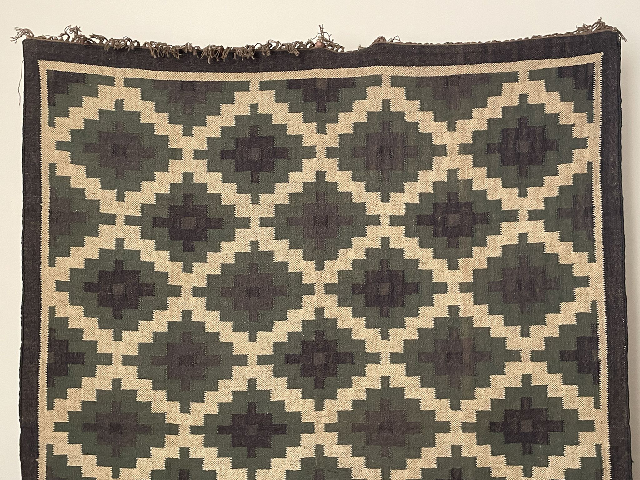 6.5x6.5 ft - handmade jute/wool rug