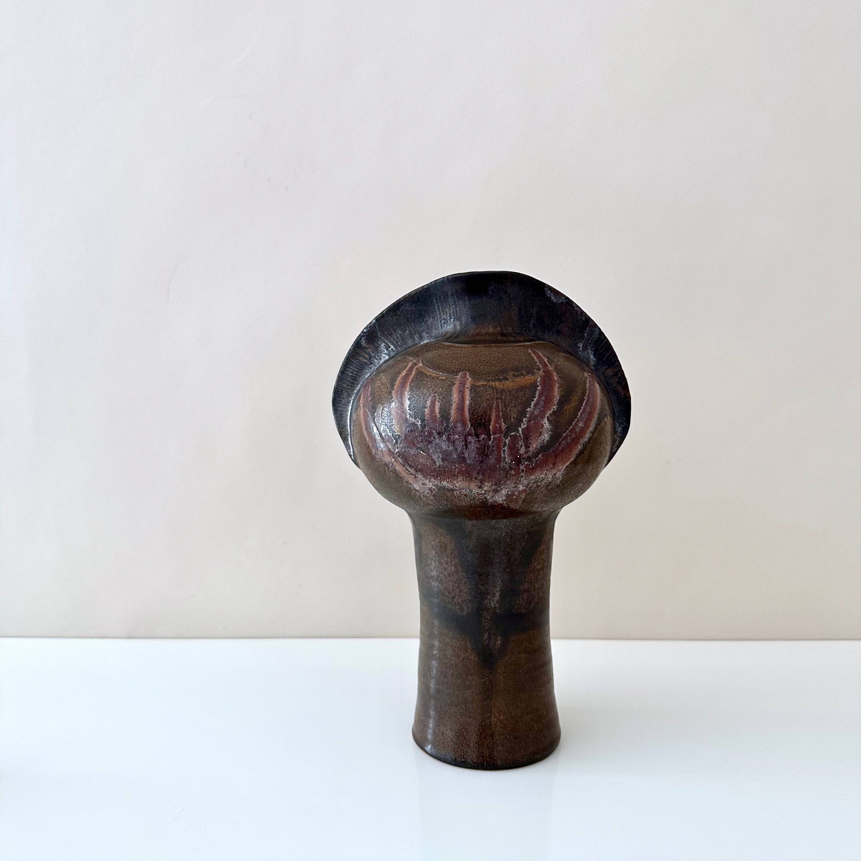 Fritz van Daalen studio ceramic, Mid Century ceramic, sculptural vase