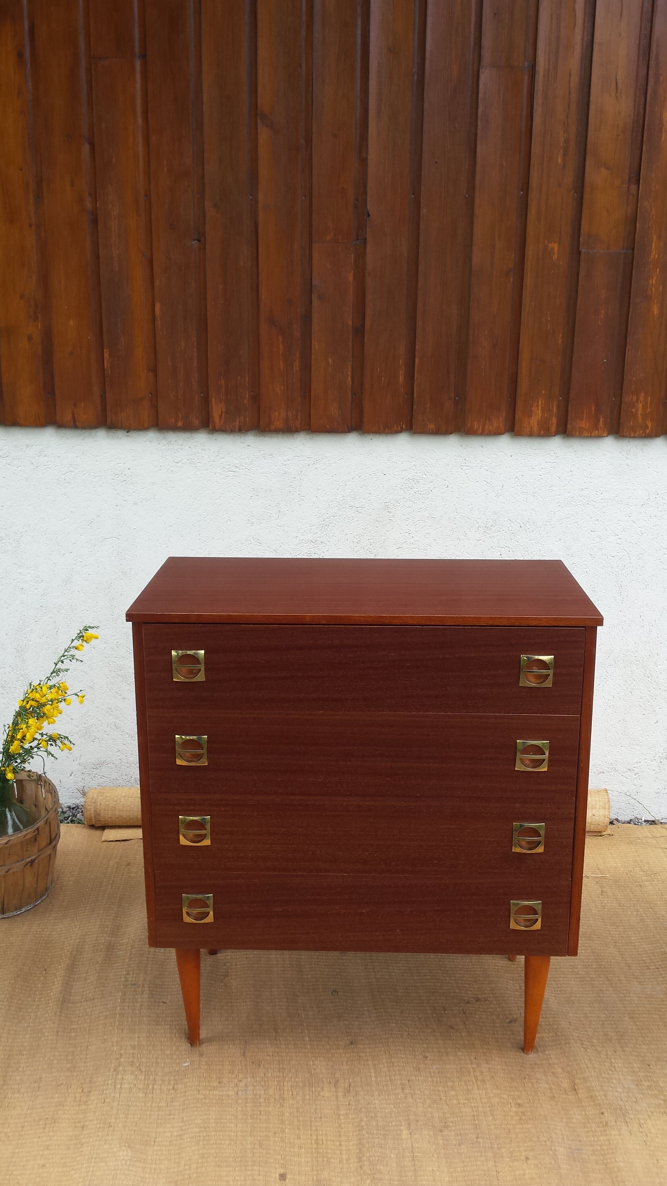 Commode vintage années 70, pieds fuseaux