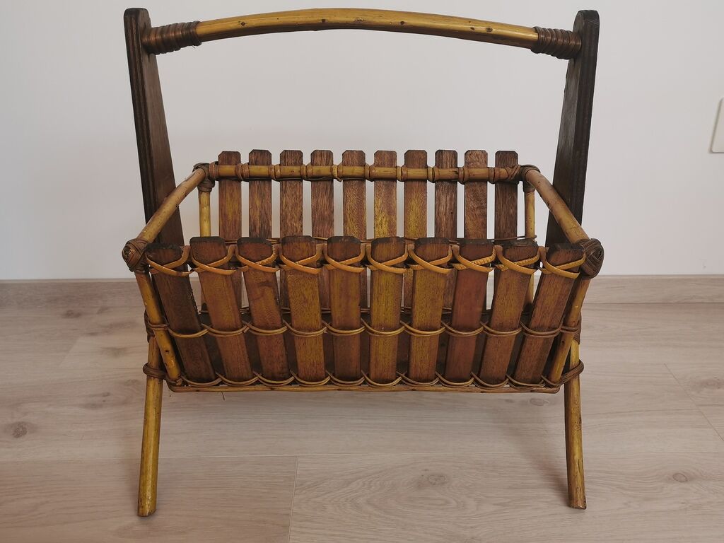 Vintage rattan magazine door