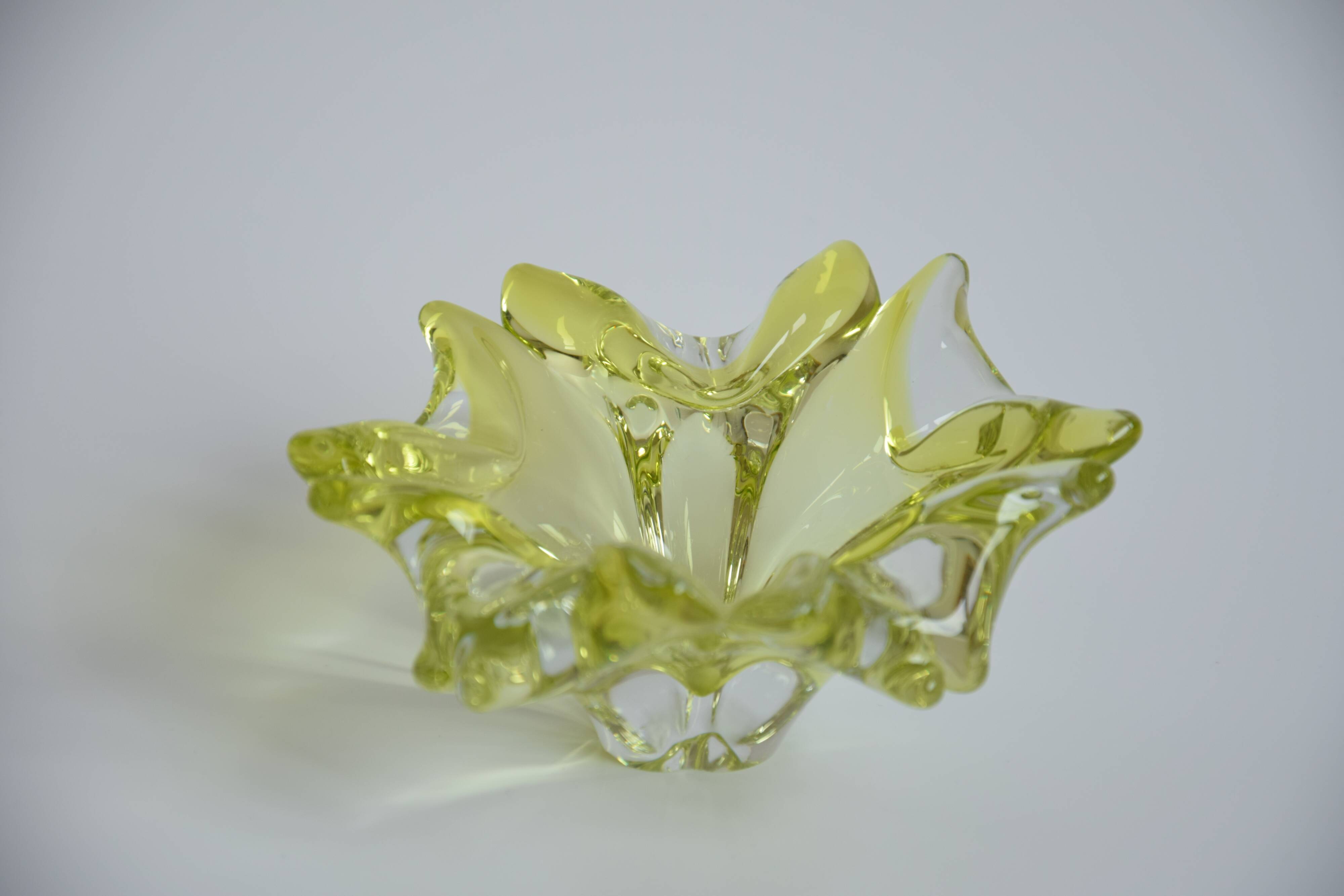 Jaroslav Taraba Art Glass Ashtray Bowl, Lednické Rovné Czechoslovakia