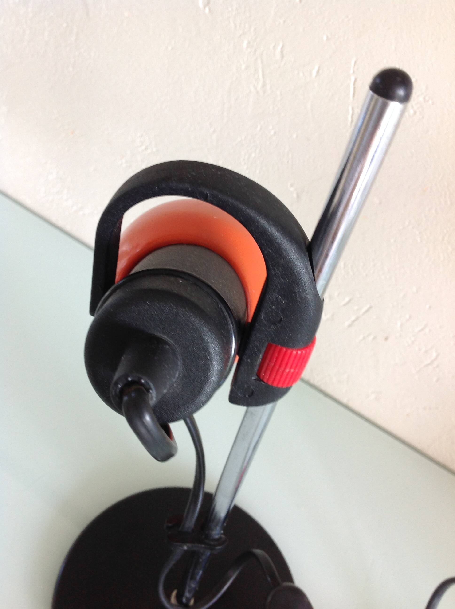 Lampe de bureau en métal orange  et noir / vintage années -60-70