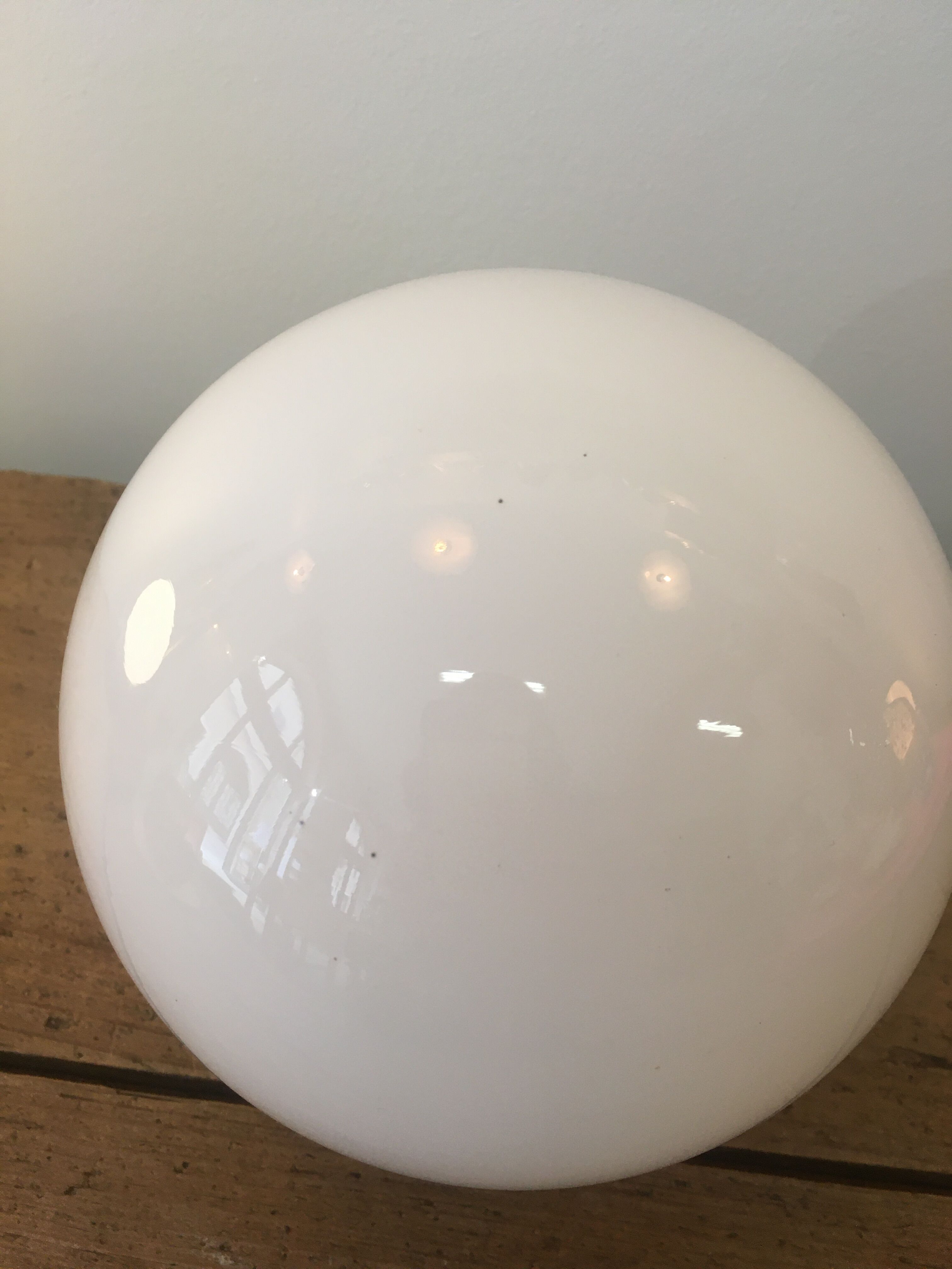 White glass globe ø20 cm