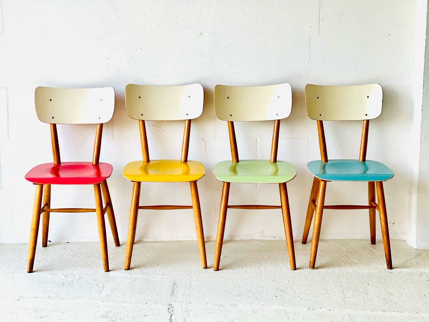 Chaises de salle à manger de Ton, années 1950.