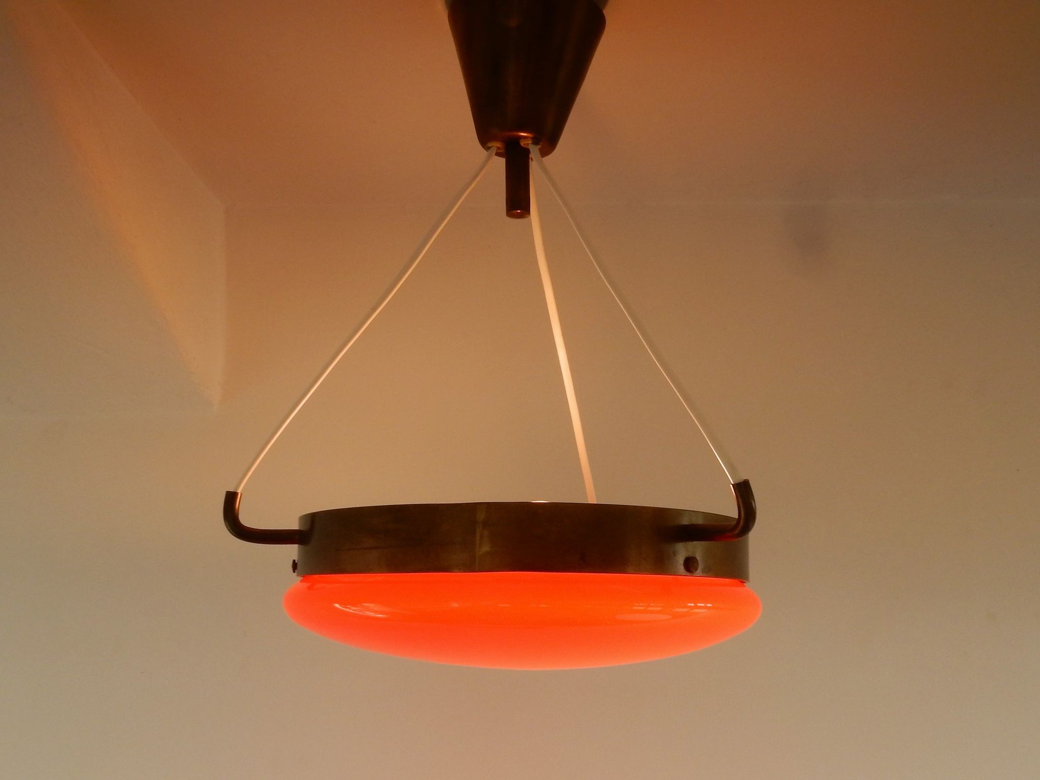 Suspension en verre orange et laiton vintage