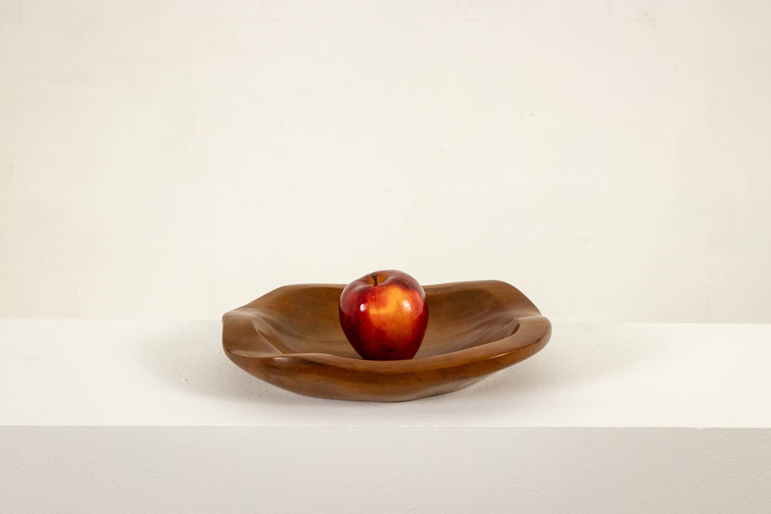 Alexandre Noll. Sculpted bowl in an organic shape. 1940s/50s.