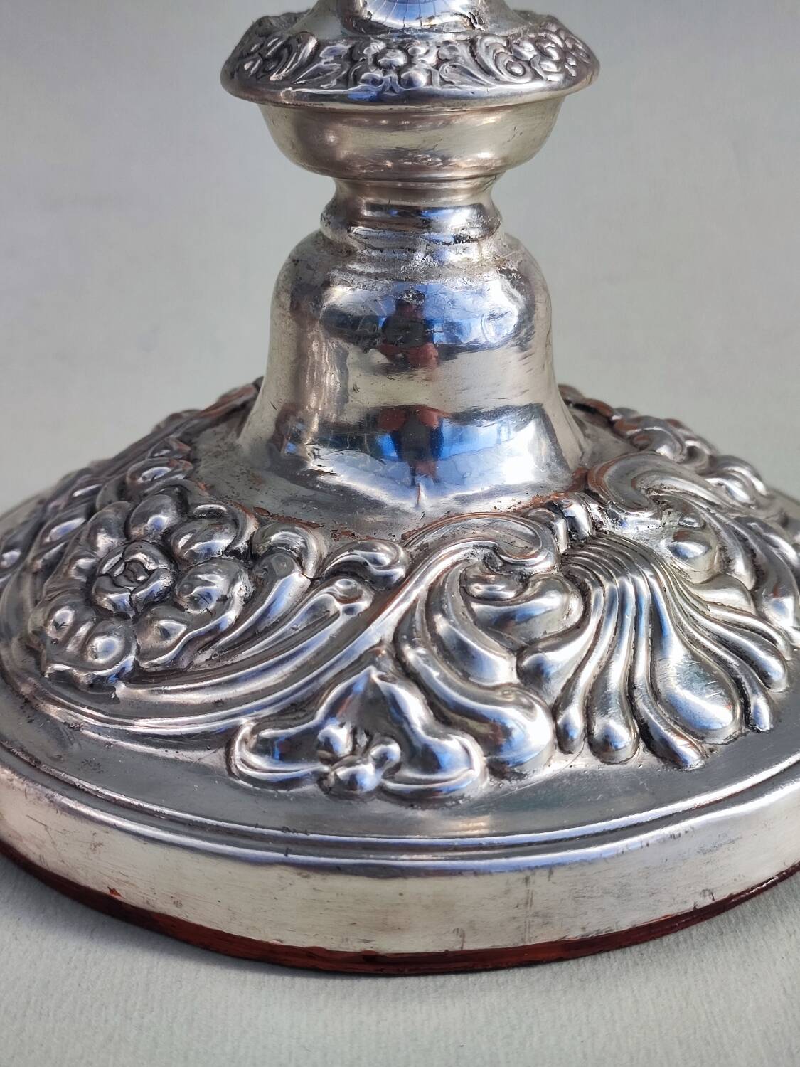 Bougeoirs en métal argenté