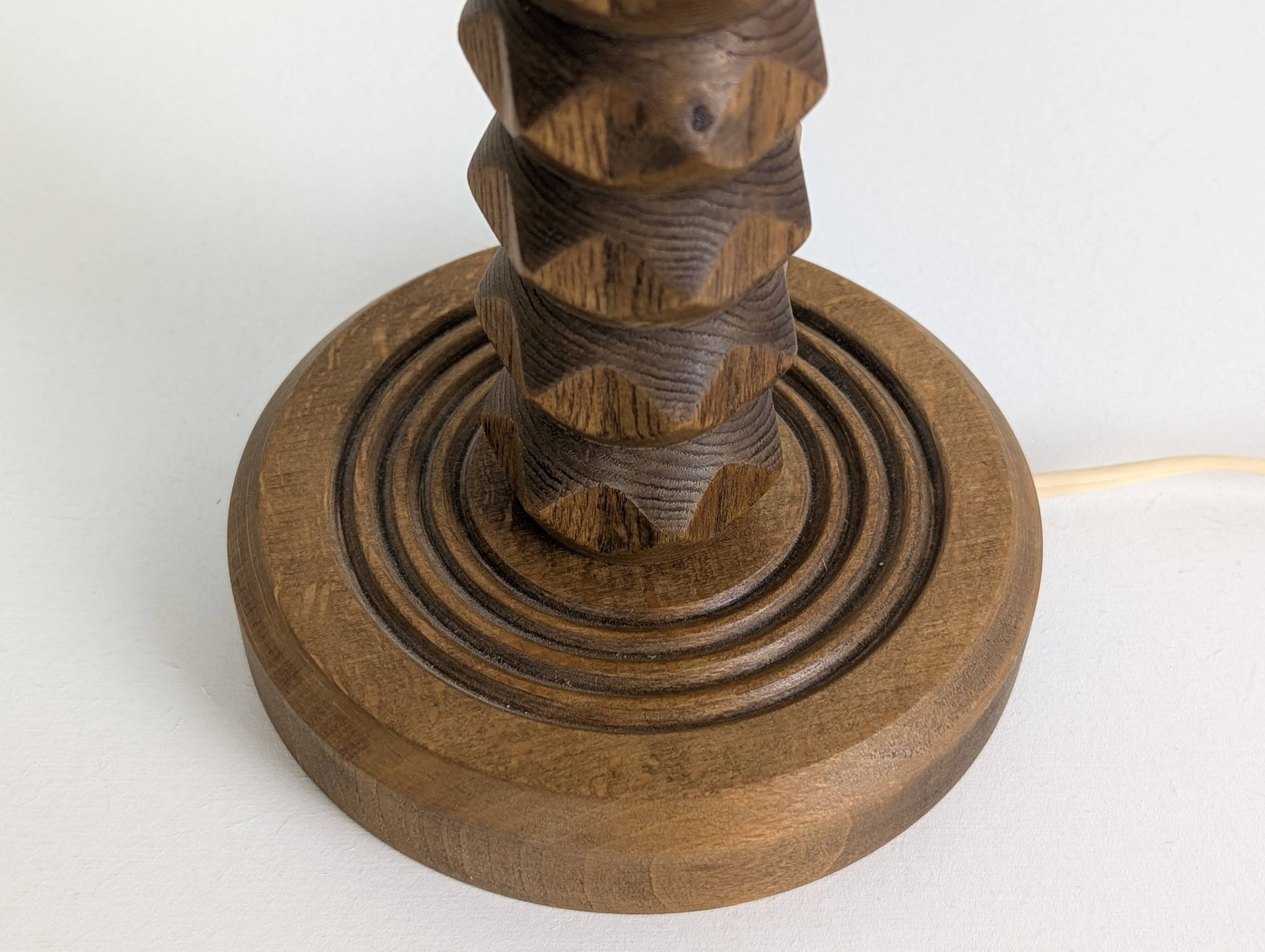 Lampe en chêne