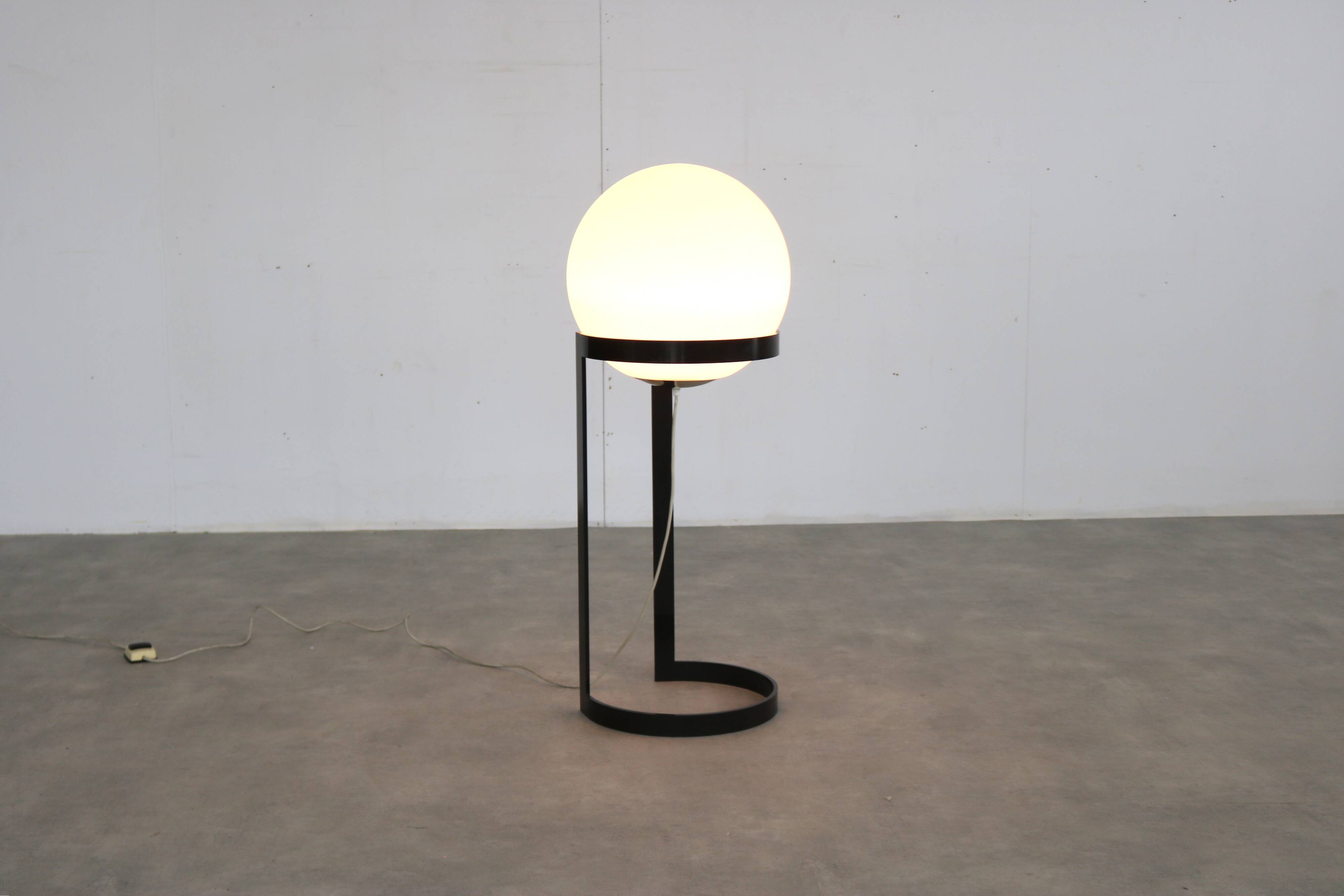 vintage floor lamp | lamp | Globe | 1980s